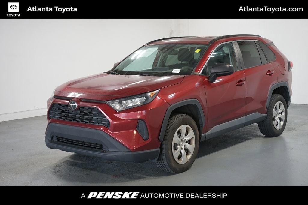 2020 Toyota RAV4 LE's photo