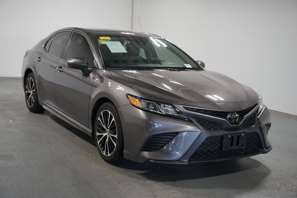 Used 2019 Toyota Camry SE Sedan