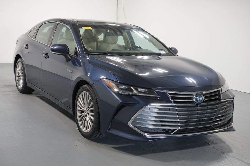 Used 2019 Toyota Avalon Hybrid Limited Sedan