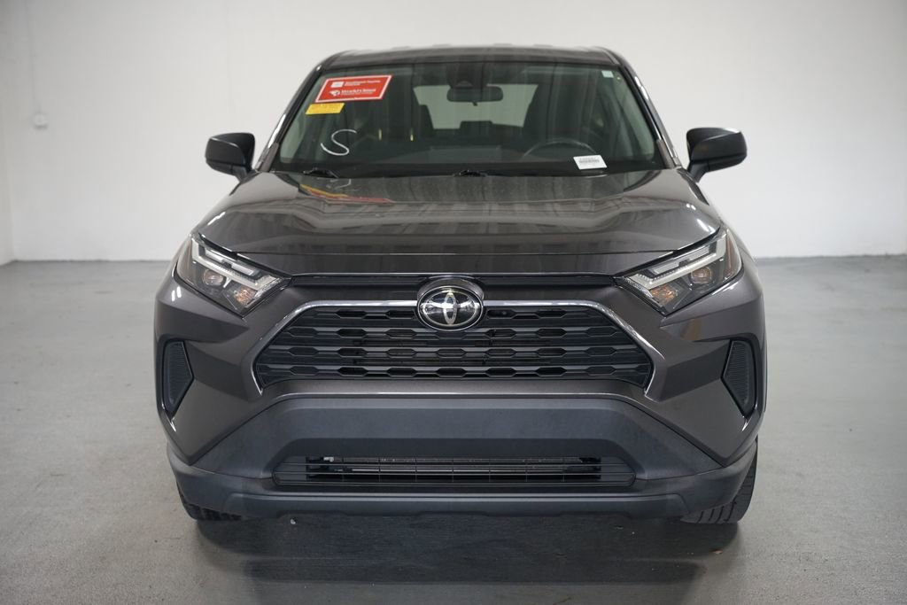 2023 Toyota RAV4 LE photo 2