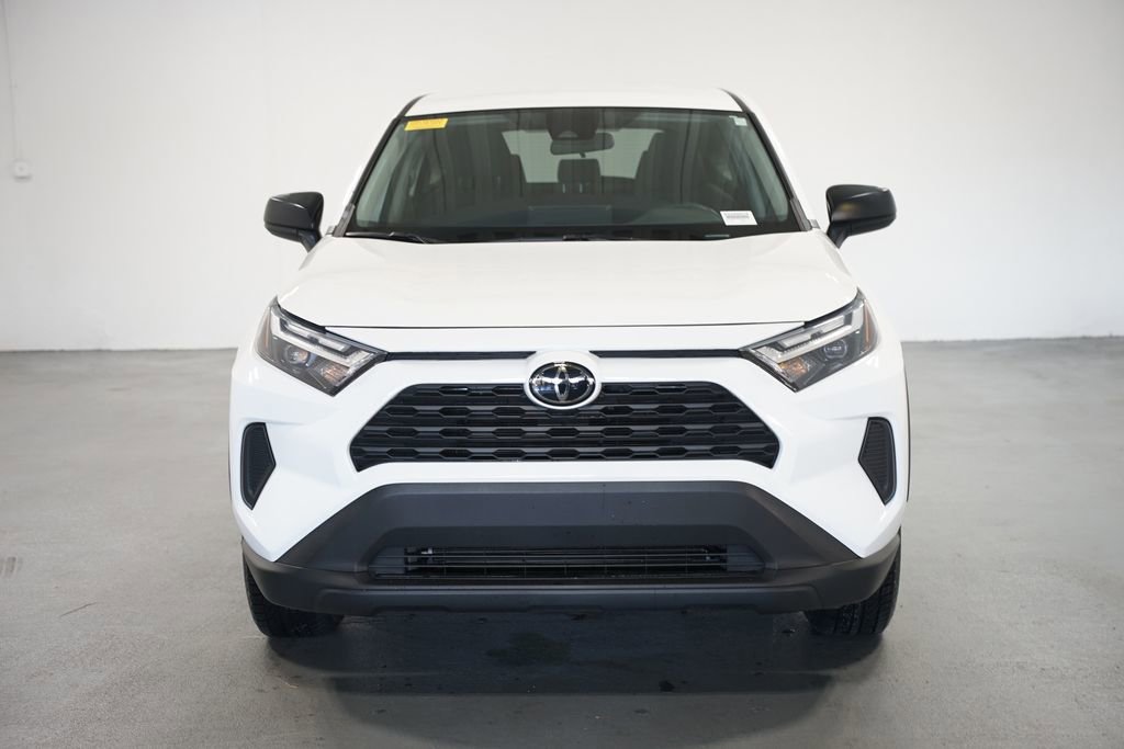 2023 Toyota RAV4 LE photo 2