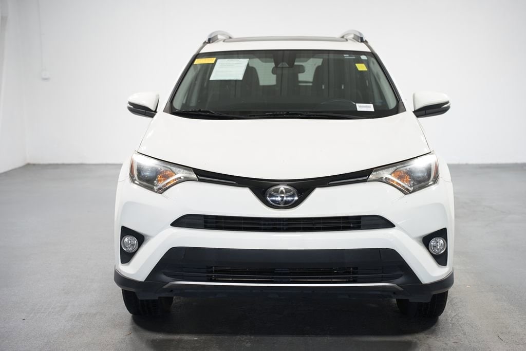 Used 2018 Toyota RAV4 XLE with VIN JTMWFREV8JJ191132 for sale in Duluth, GA