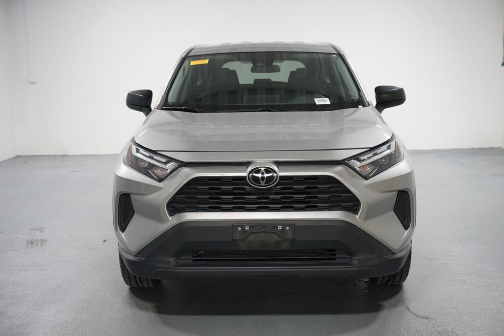 2023 Toyota RAV4 LE photo 2