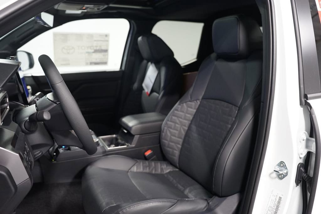 2025 Toyota Tacoma TRD Off Road - Photo 31