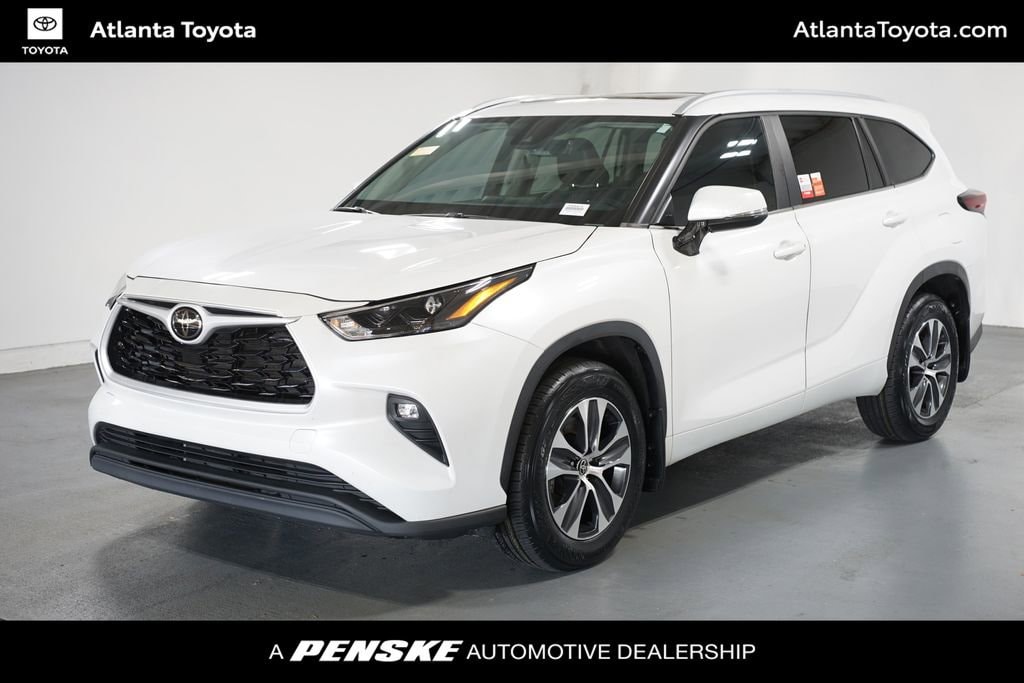 2024 Toyota Highlander XLE's photo