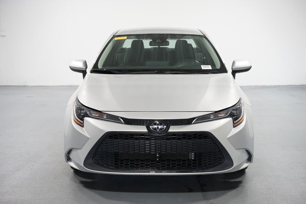2022 Toyota Corolla LE photo 2