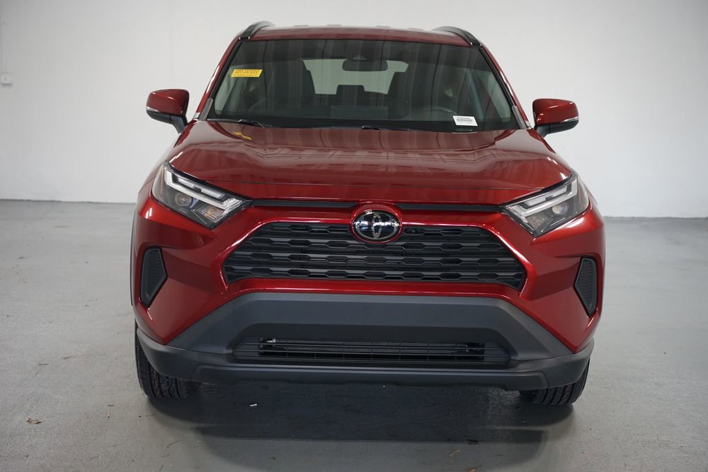 2023 Toyota RAV4 XLE photo 2