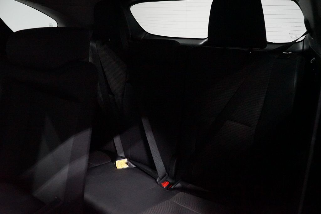 2024 Toyota Highlander LE - Photo 30