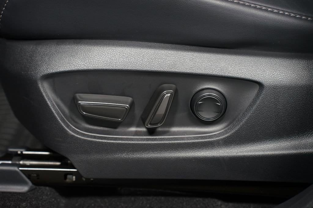 2025 Toyota Crown Signia Limited - Photo 35