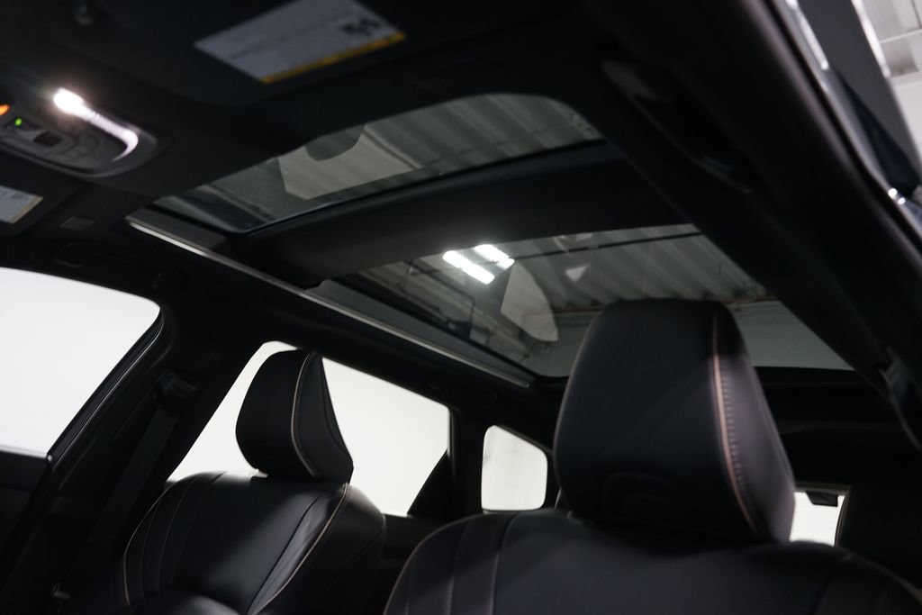 2025 Toyota Crown Signia Limited - Photo 36