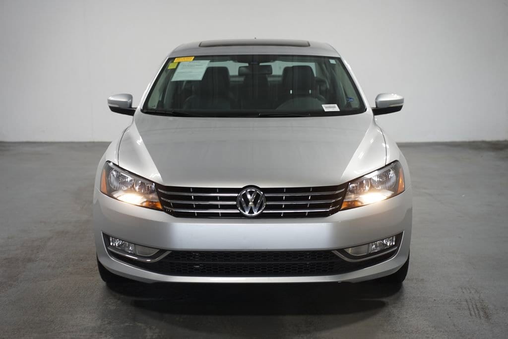 Used 2015 Volkswagen Passat SEL Premium with VIN 1VWCV7A36FC086161 for sale in Duluth, GA