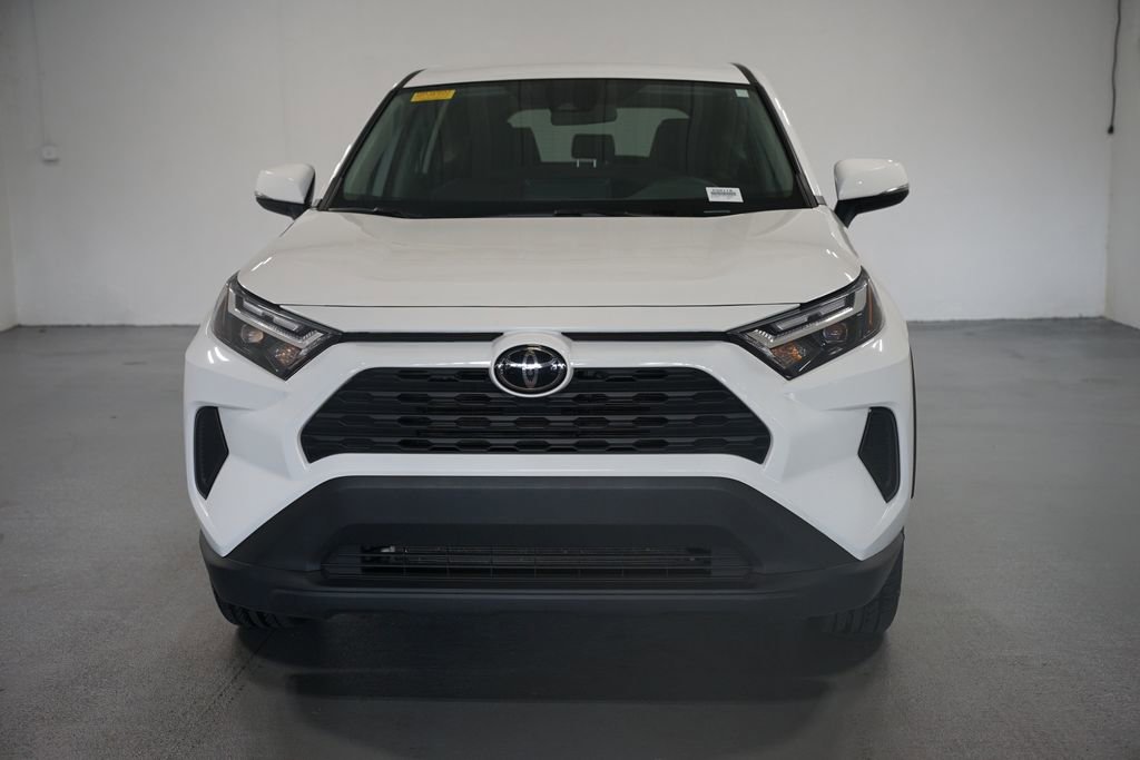 2024 Toyota RAV4 LE photo 2