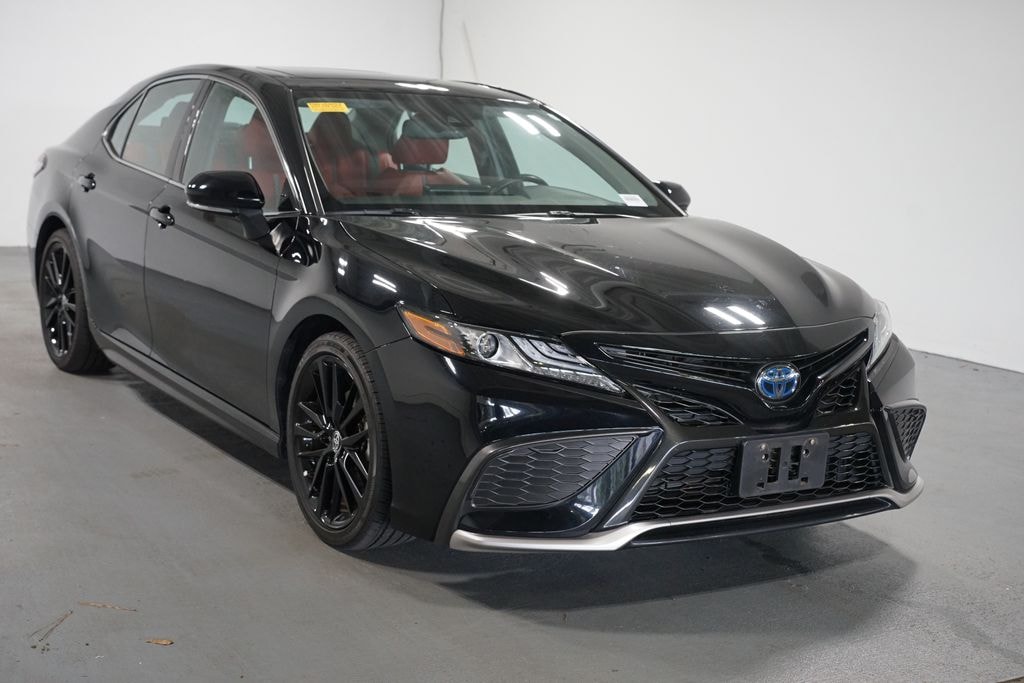 Used 2022 Toyota Camry Hybrid XSE Sedan