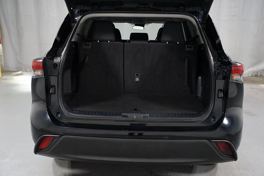 2024 Toyota Highlander LE - Photo 36