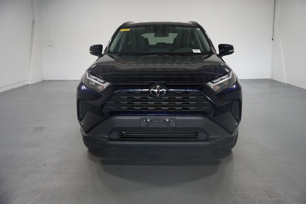 2024 Toyota RAV4 XLE photo 2