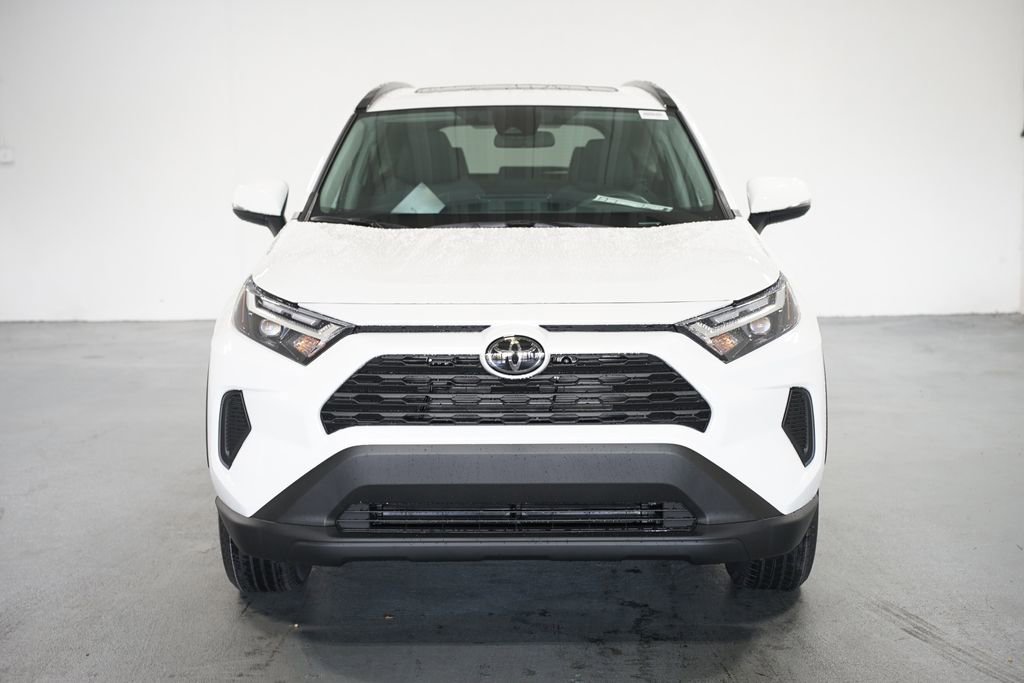 2025 Toyota RAV4 Hybrid XLE photo 2