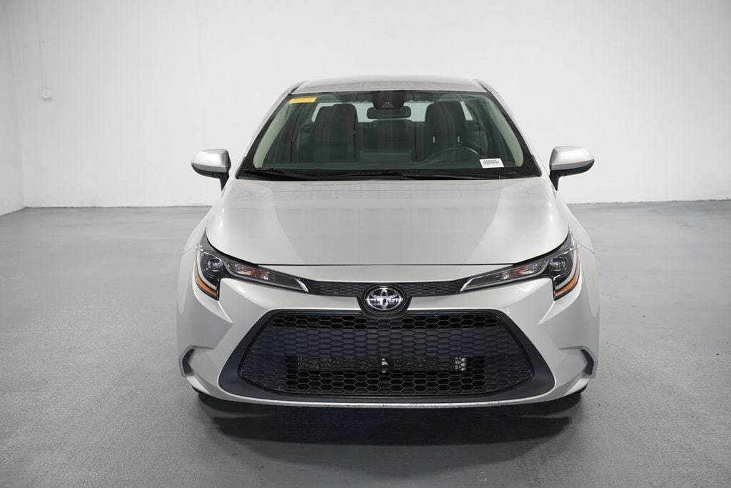 Used 2022 Toyota Corolla LE with VIN 5YFEPMAE2NP351508 for sale in Northfield, Minnesota