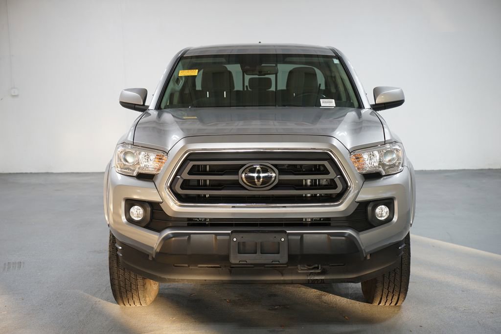 2021 Toyota Tacoma SR5 photo 2