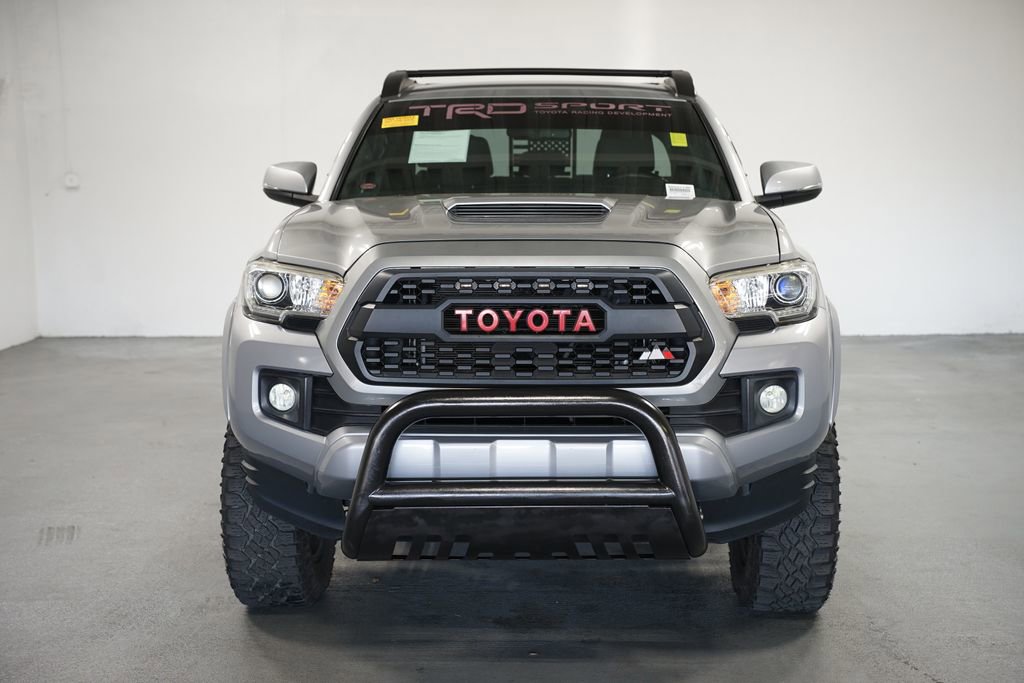 2017 Toyota Tacoma SR5 TRD Sport photo 2