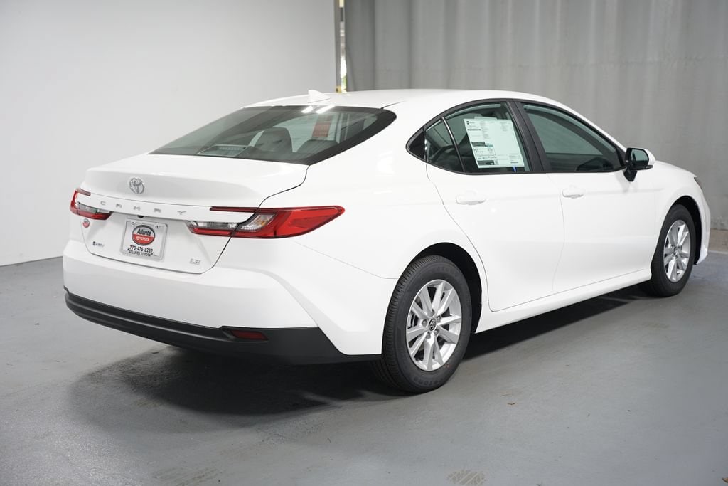2026 Toyota Camry LE - Photo 8