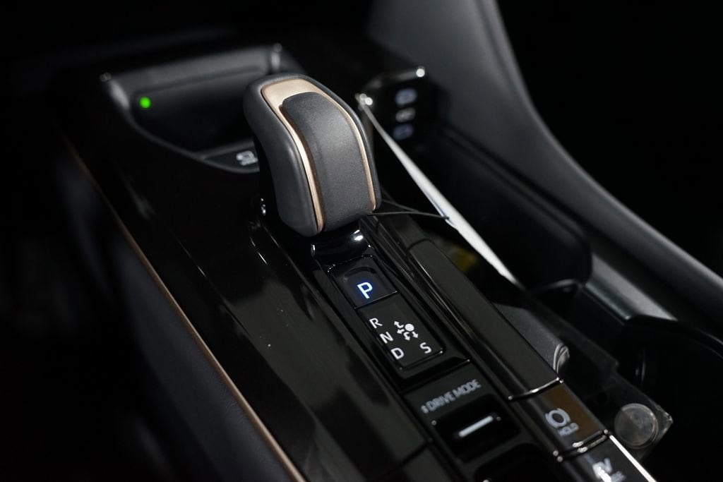 2025 Toyota Crown Signia Limited - Photo 24