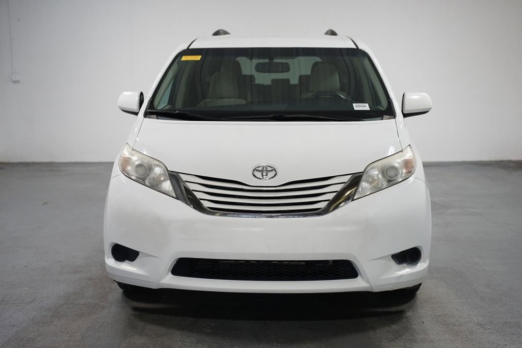 Used 2015 Toyota Sienna LE with VIN 5TDKK3DC5FS572339 for sale in Duluth, GA