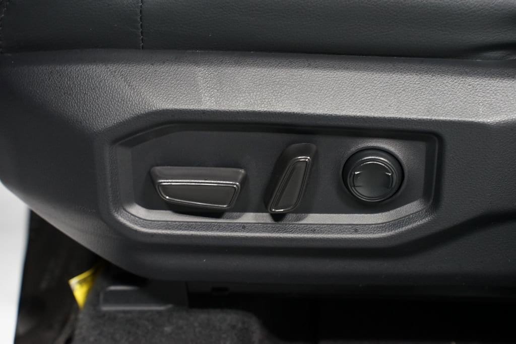 2025 Toyota Tundra Limited - Photo 37