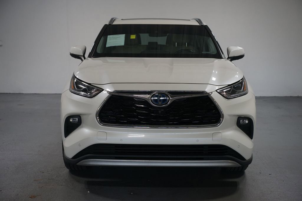 2020 Toyota Highlander Platinum photo 2