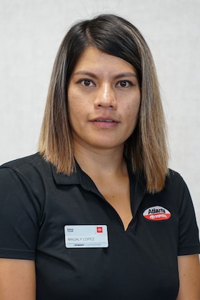 Staff member Magaly Lopez from ID_cc37fda3b719