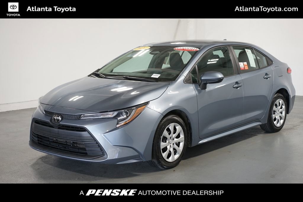 2024 Toyota Corolla LE's photo
