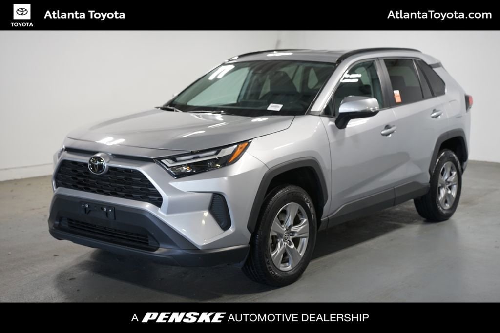2024 Toyota RAV4 XLE FWD's photo