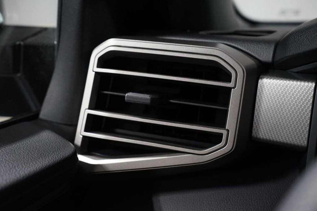 2025 Toyota Tundra Limited - Photo 28