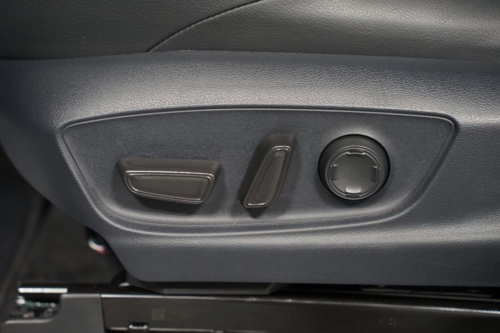 2025 Toyota Tacoma TRD Off Road - Photo 37