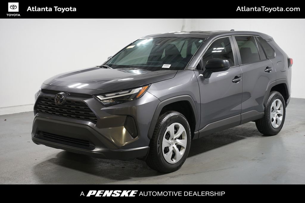 2024 Toyota RAV4 LE's photo