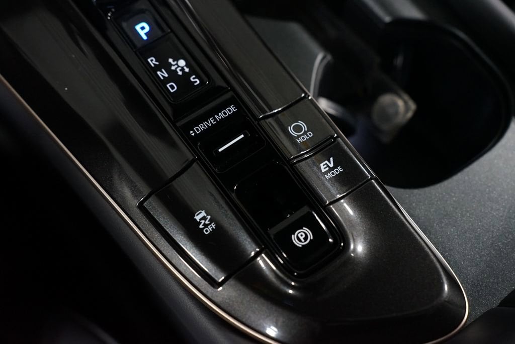 2025 Toyota Crown Signia Limited - Photo 25