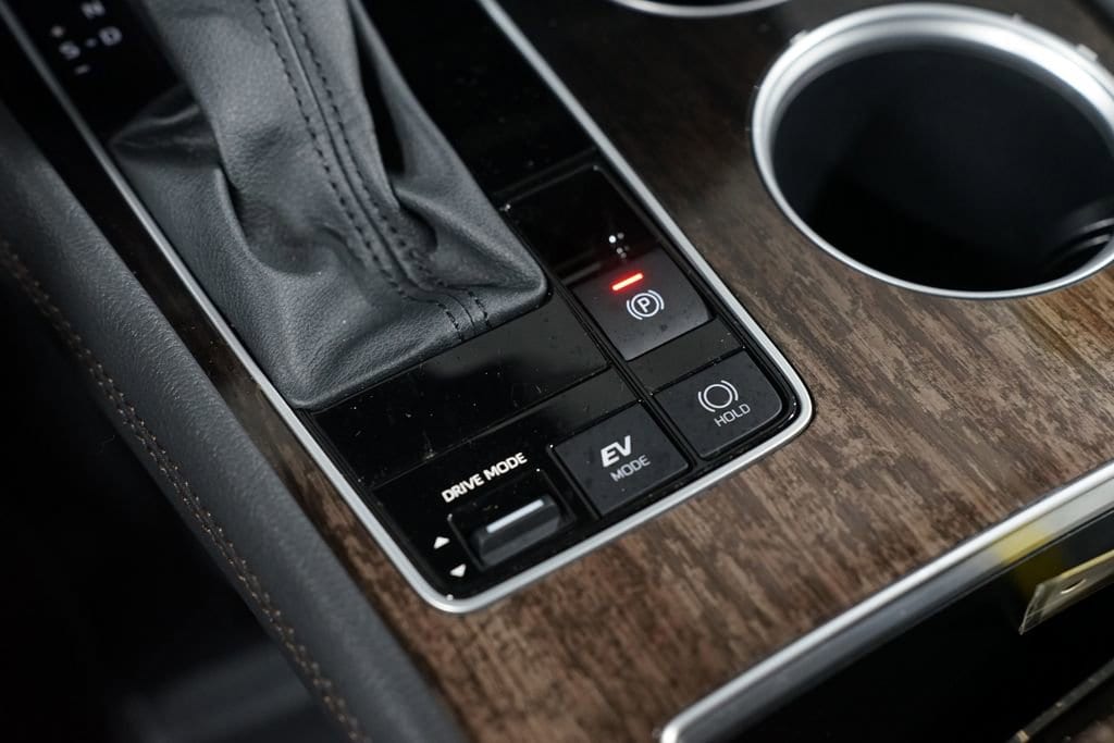 2025 Toyota Sienna Platinum - Photo 24