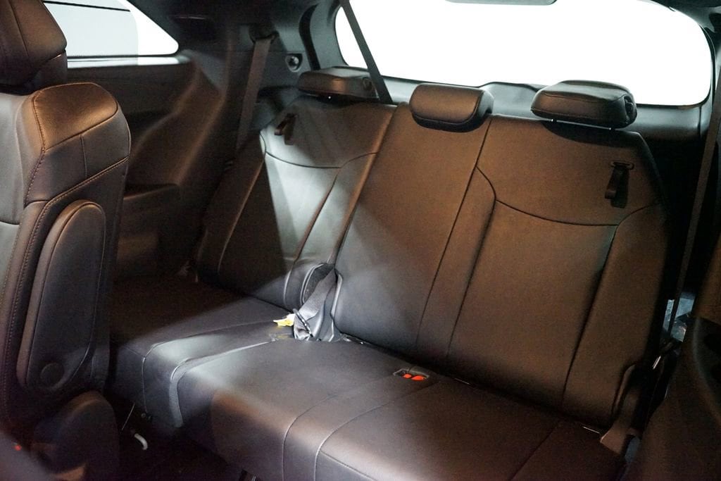 2025 Toyota Sienna Platinum - Photo 33