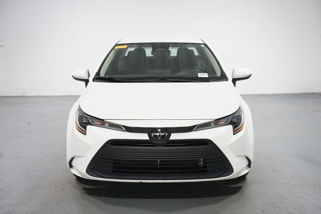 Used 2024 Toyota Corolla LE with VIN 5YFB4MDE5RP122575 for sale in Northfield, Minnesota