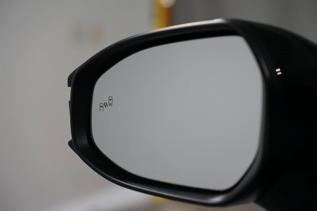 2025 Toyota Crown Signia Limited - Photo 27