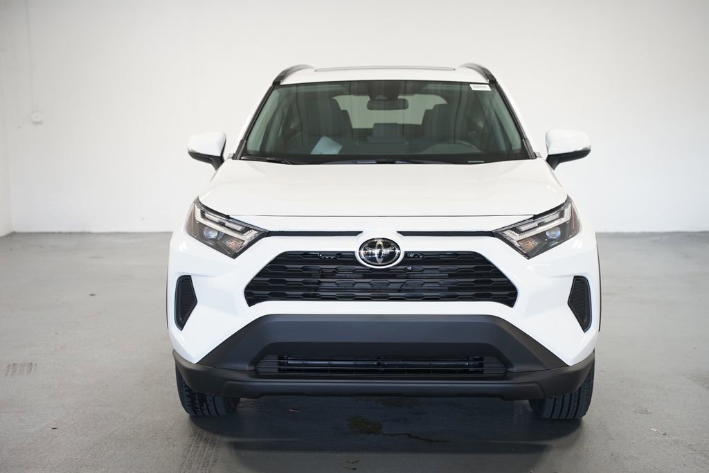 2025 Toyota RAV4 Hybrid XLE photo 2