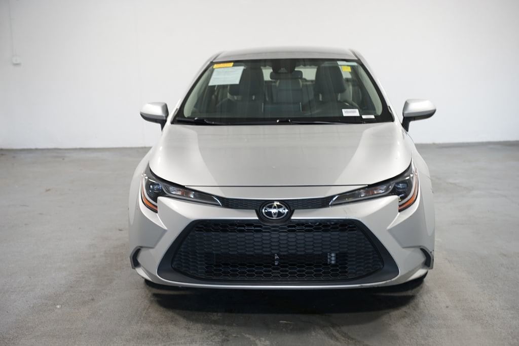 Used 2021 Toyota Corolla LE with VIN JTDEPMAE2MJ180665 for sale in Northfield, Minnesota