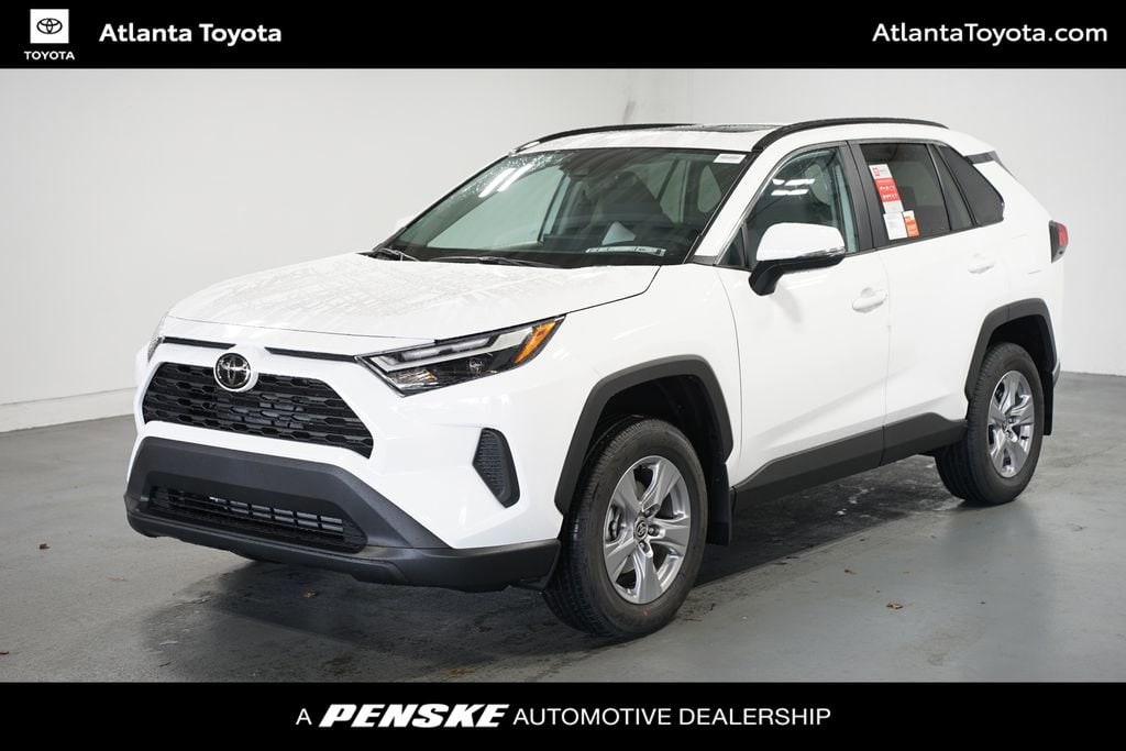 2025 Toyota RAV4 XLE's photo