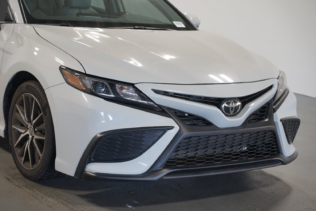 Used 2022 Toyota Camry SE Sedan