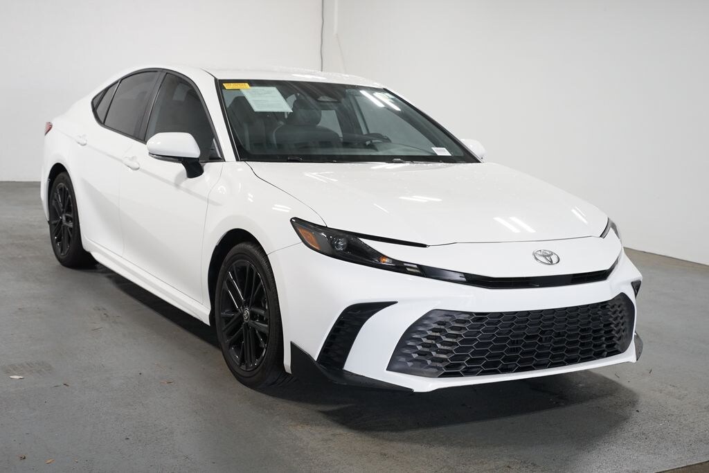 Used 2025 Toyota Camry SE Sedan