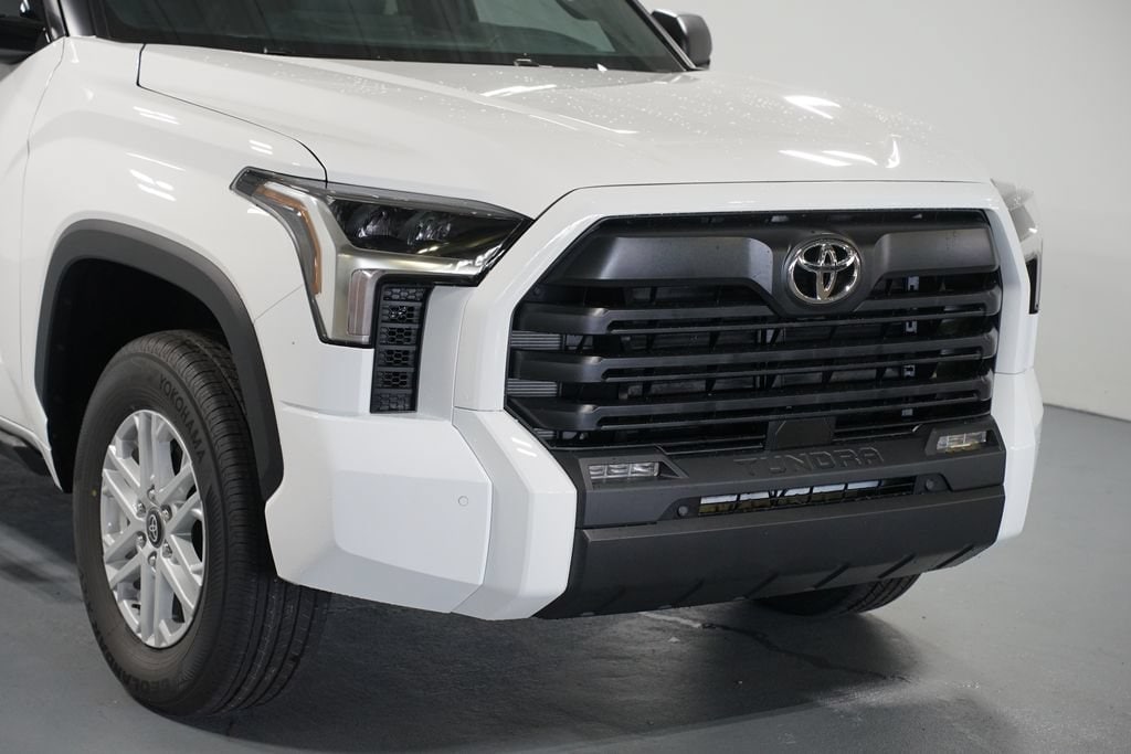 New 2026 Toyota Tundra SR5 SR5 CREWMAX 5.5