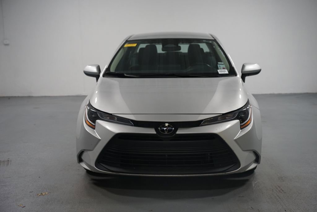 2023 Toyota Corolla LE photo 2