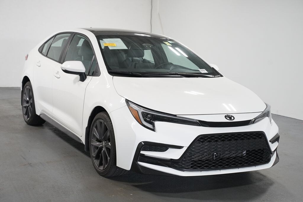 Used 2025 Toyota Corolla SE Sedan