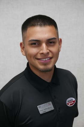 Staff member Raul Gonzalez from ID_28f9da155886