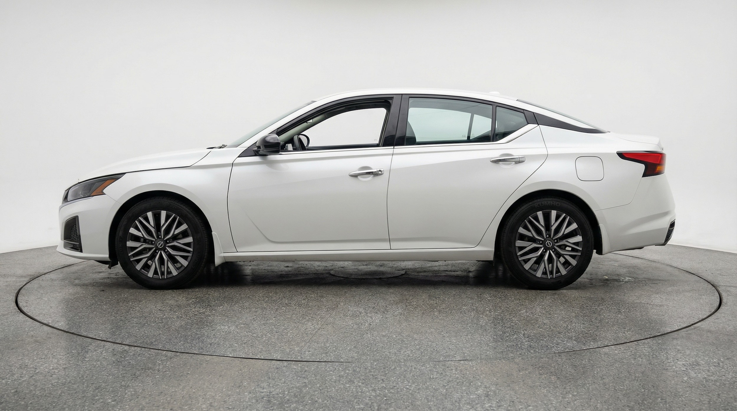 Thumbnail: 2025 Nissan Altima - 4