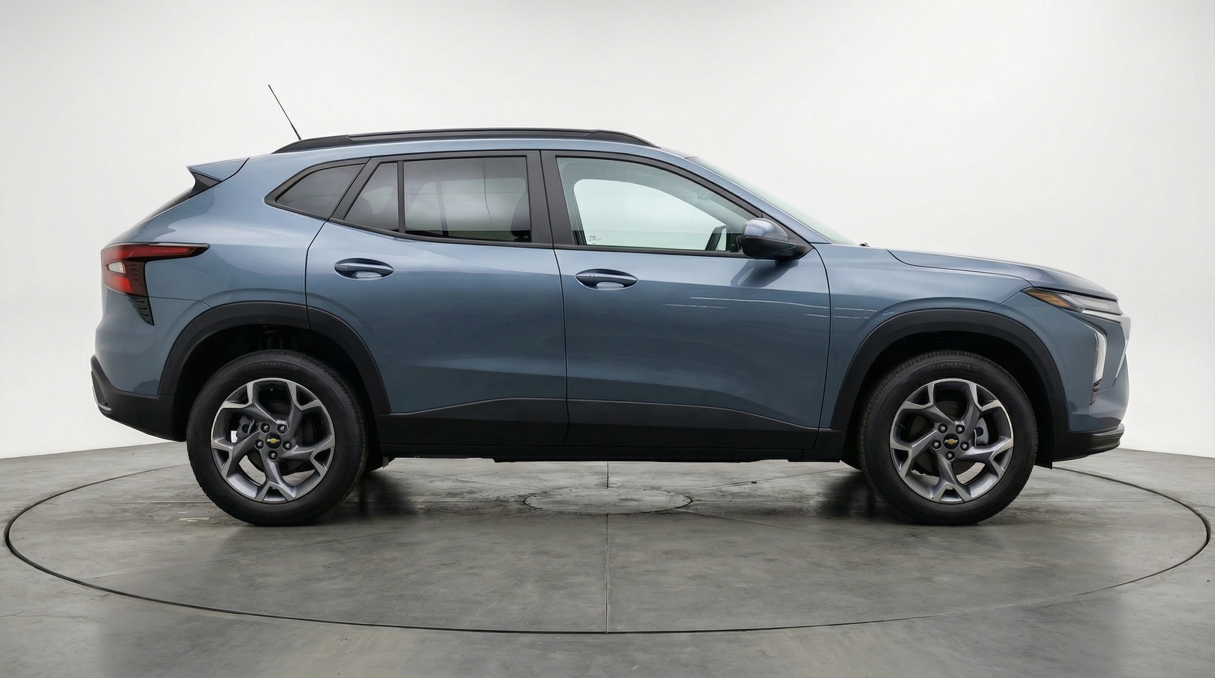 Thumbnail: 2025 Chevrolet Trax - 8